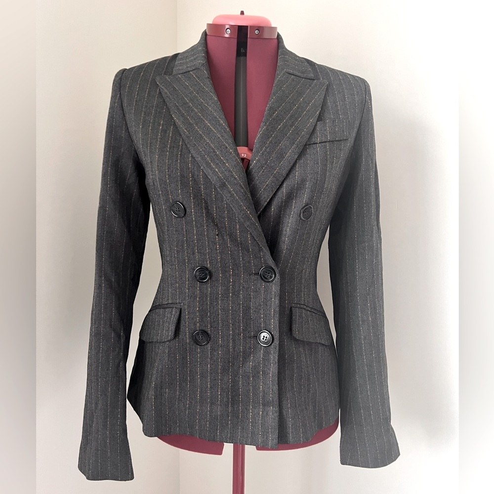 Vintage Le Chateau women’s M pinstripe suit